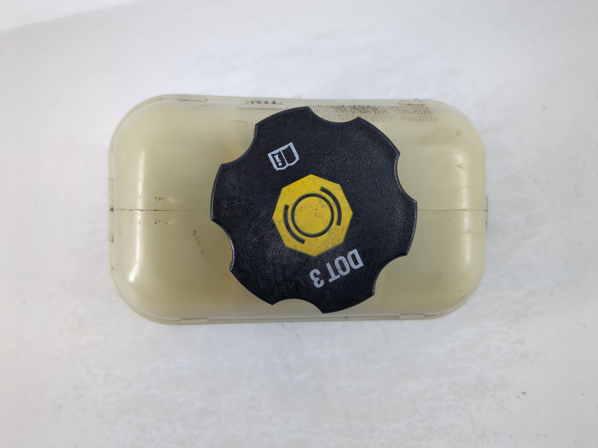 2000-2005 Pontiac Grand Am Brake Master Cylinder 864200 - Oemusedautoparts1.com