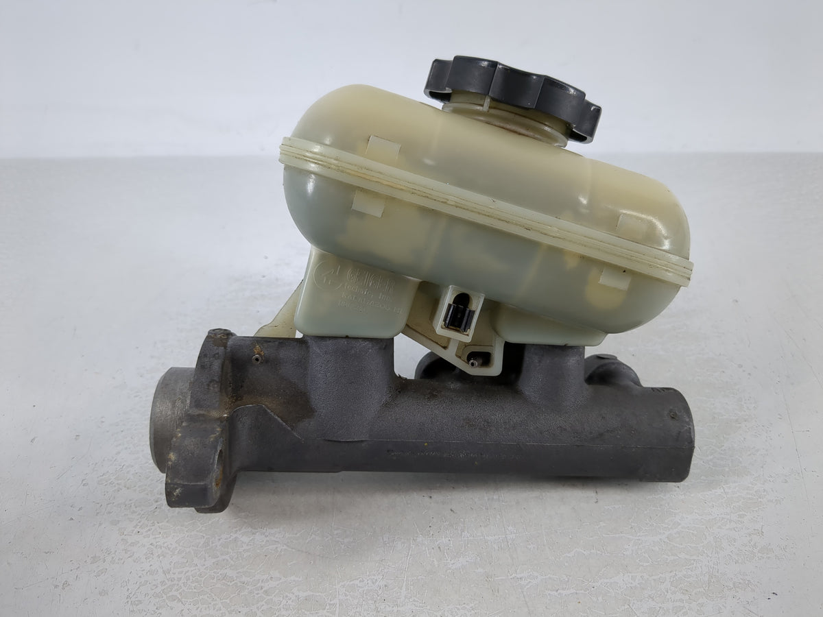 2000-2005 Pontiac Grand Am Brake Master Cylinder 864200 - Oemusedautoparts1.com