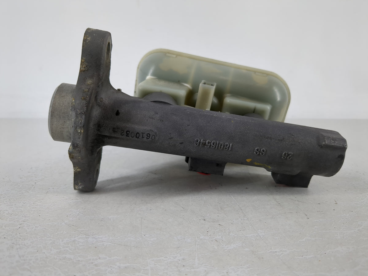 2000-2005 Pontiac Grand Am Brake Master Cylinder 864200 - Oemusedautoparts1.com