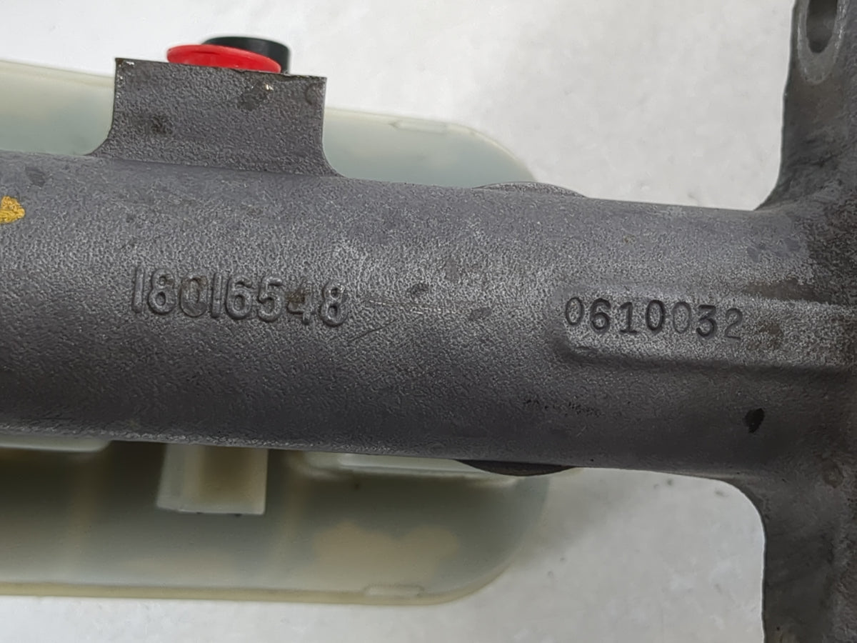 2000-2005 Pontiac Grand Am Brake Master Cylinder 864200 - Oemusedautoparts1.com