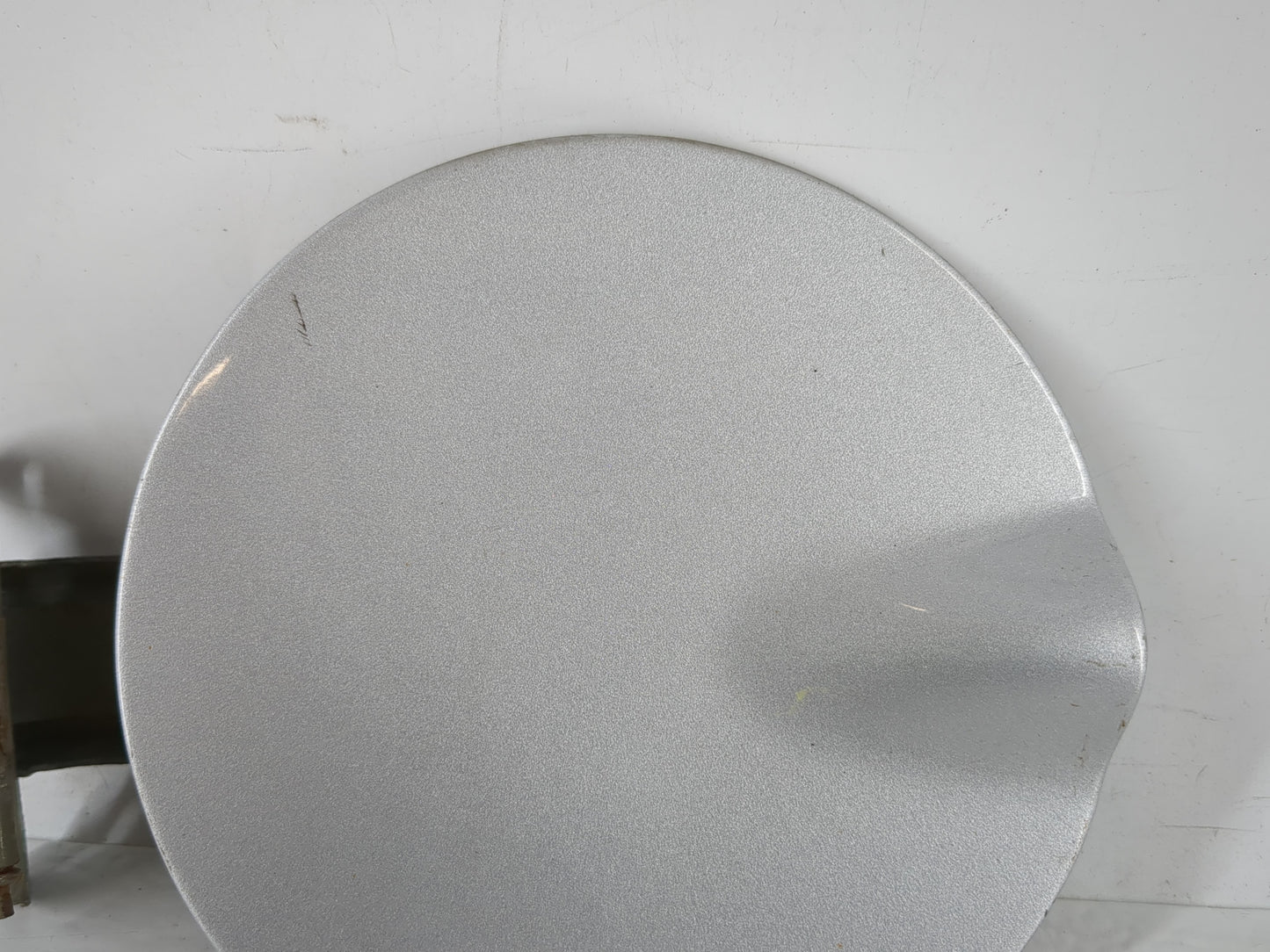 2004 Pontiac Grand Am Fuel Tank Door Lid Gas Tank - Oemusedautoparts1.com