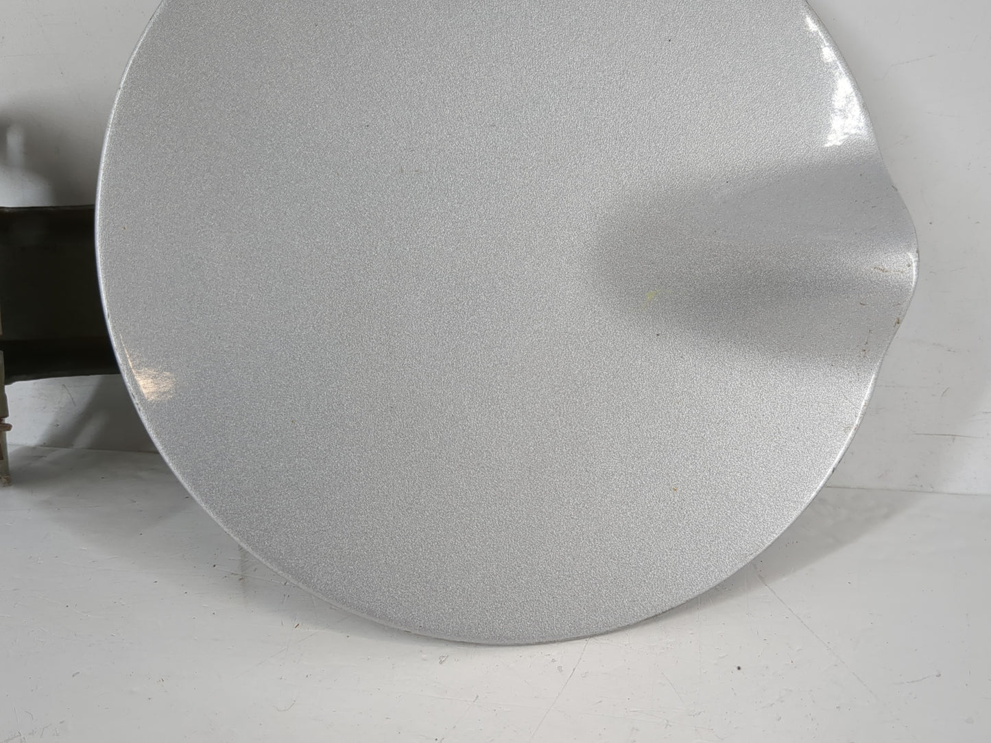 2004 Pontiac Grand Am Fuel Tank Door Lid Gas Tank - Oemusedautoparts1.com