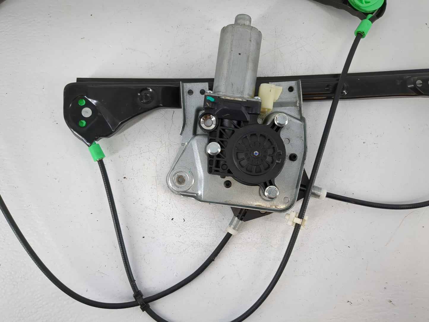 1999-2005 Pontiac Grand Am Driver Front Left Power Window Motor - Oemusedautoparts1.com