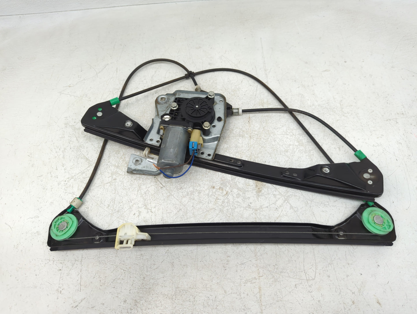 1999-2005 Pontiac Grand Am Passenger Front Right Power Window Motor - Oemusedautoparts1.com