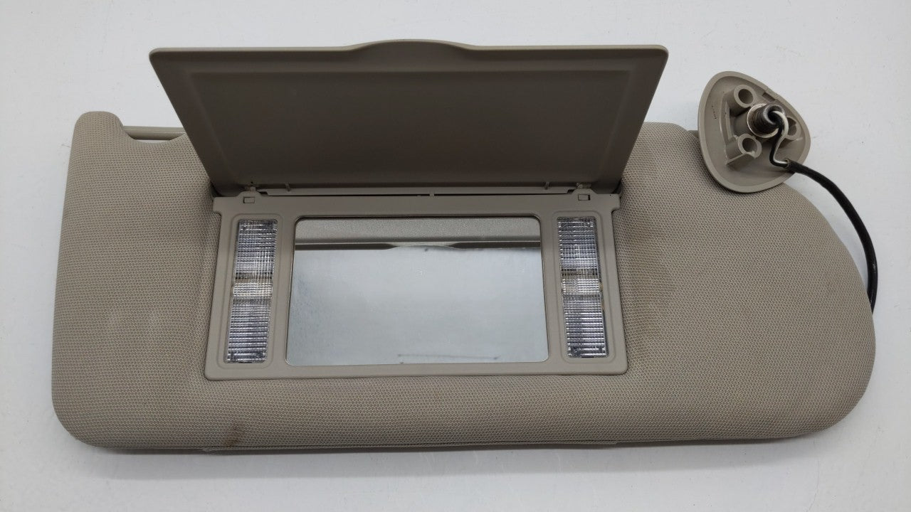 2004 Pontiac Grand Prix Sun Visor Shade Replacement Passenger Right Mirror Fits OEM Used Auto Parts - Oemusedautoparts1.com