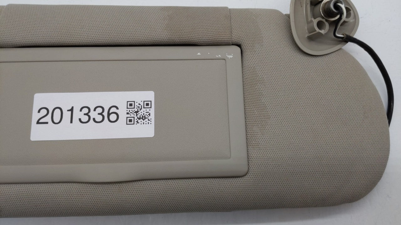 2004 Pontiac Grand Prix Sun Visor Shade Replacement Passenger Right Mirror Fits OEM Used Auto Parts - Oemusedautoparts1.com