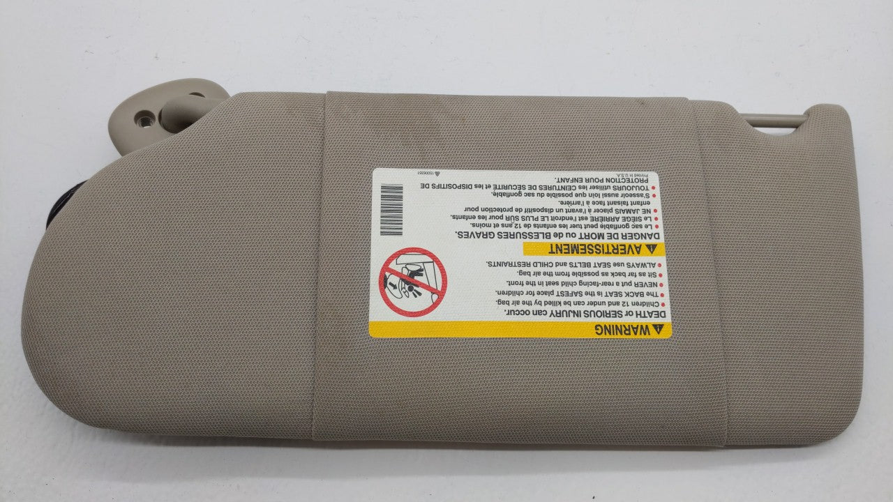 2004 Pontiac Grand Prix Sun Visor Shade Replacement Passenger Right Mirror Fits OEM Used Auto Parts - Oemusedautoparts1.com