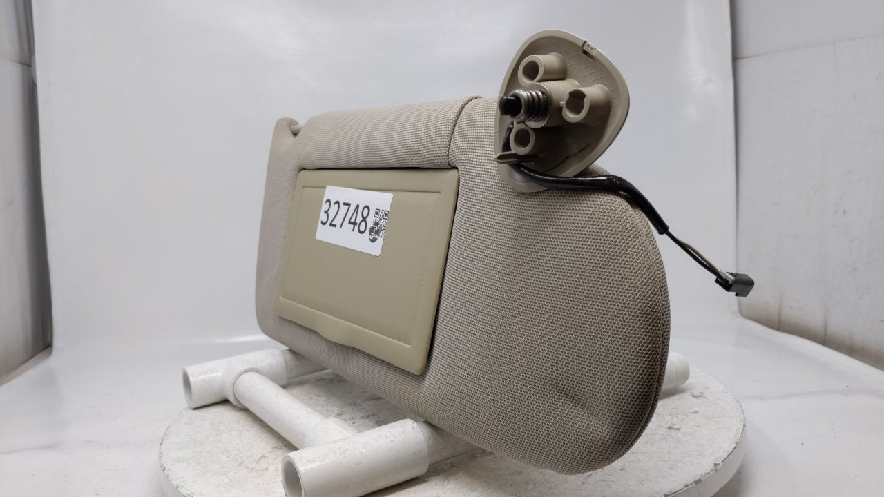 2004 Pontiac Grand Prix Sun Visor Shade Replacement Passenger Right Mirror Fits OEM Used Auto Parts - Oemusedautoparts1.com
