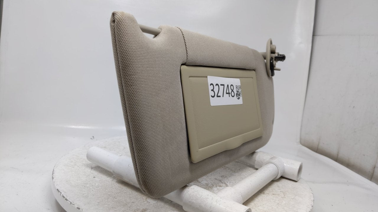 2004 Pontiac Grand Prix Sun Visor Shade Replacement Passenger Right Mirror Fits OEM Used Auto Parts - Oemusedautoparts1.com