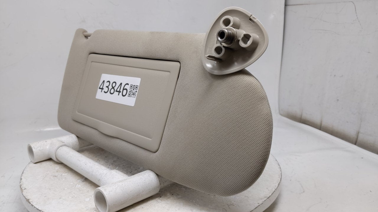 2004 Pontiac Grand Prix Sun Visor Shade Replacement Passenger Right Mirror Fits OEM Used Auto Parts - Oemusedautoparts1.com