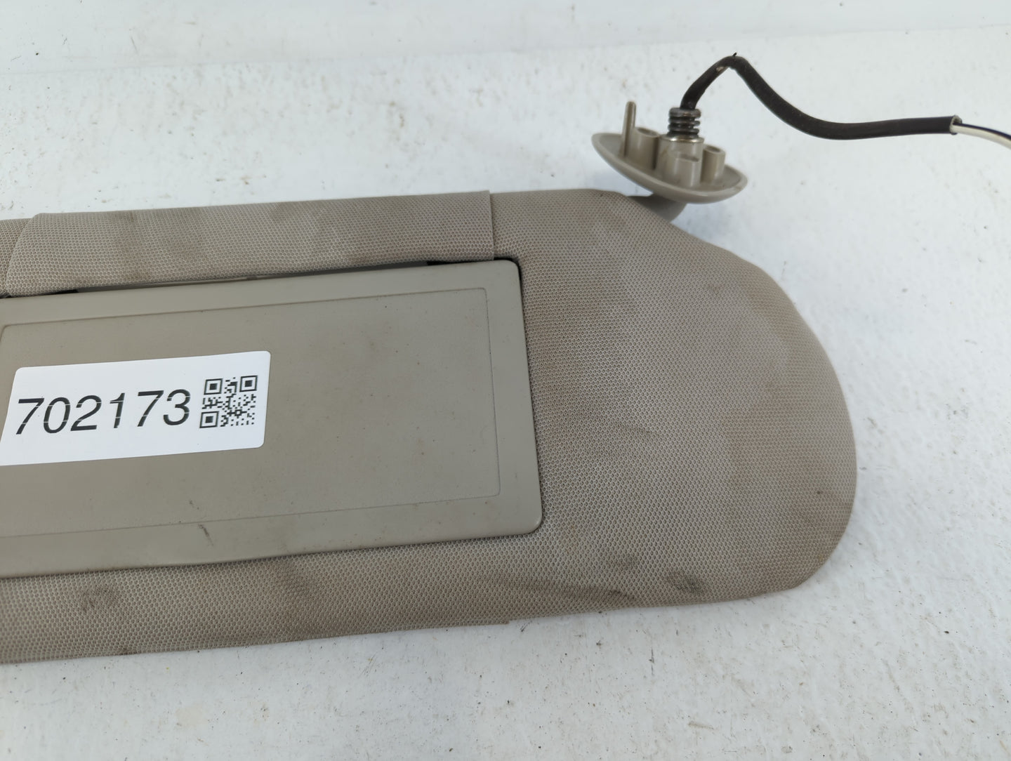 2004 Pontiac Grand Prix Sun Visor Shade Replacement Passenger Right Mirror Fits OEM Used Auto Parts - Oemusedautoparts1.com