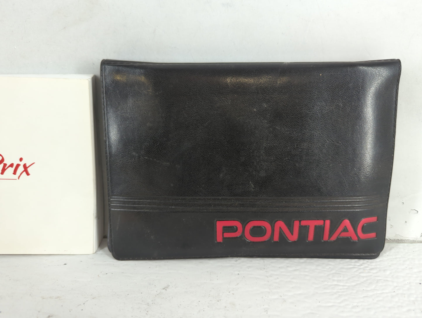 2004 Pontiac Grand Prix Owners Manual Book Guide P/N:10333510 OEM Used Auto Parts - Oemusedautoparts1.com
