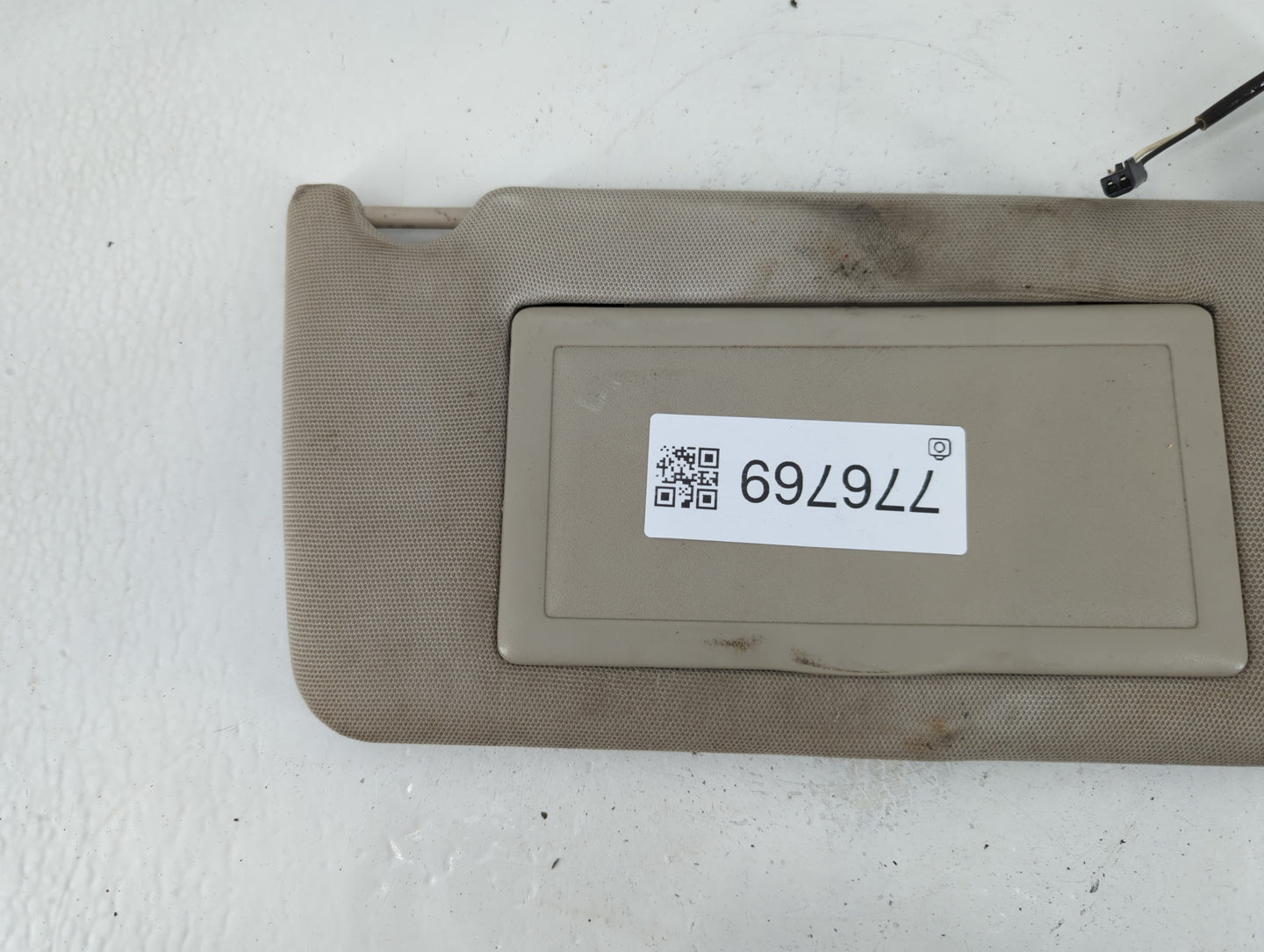 2004 Pontiac Grand Prix Sun Visor Shade Replacement Passenger Right Mirror Fits OEM Used Auto Parts - Oemusedautoparts1.com