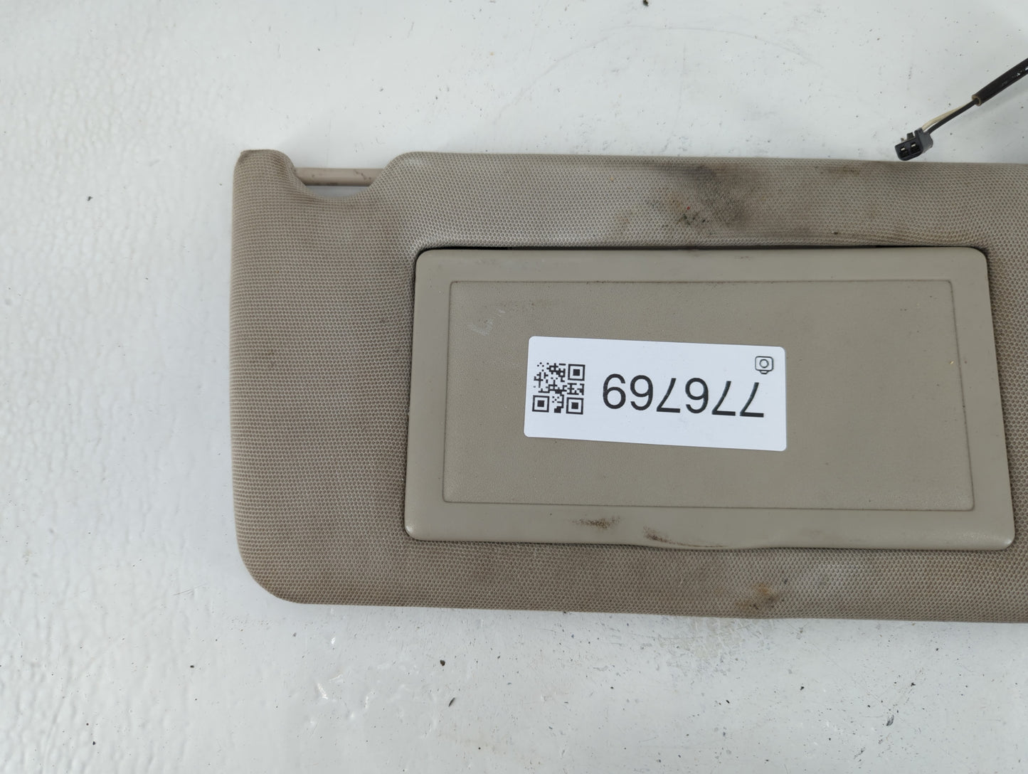 2004 Pontiac Grand Prix Sun Visor Shade Replacement Passenger Right Mirror Fits OEM Used Auto Parts - Oemusedautoparts1.com