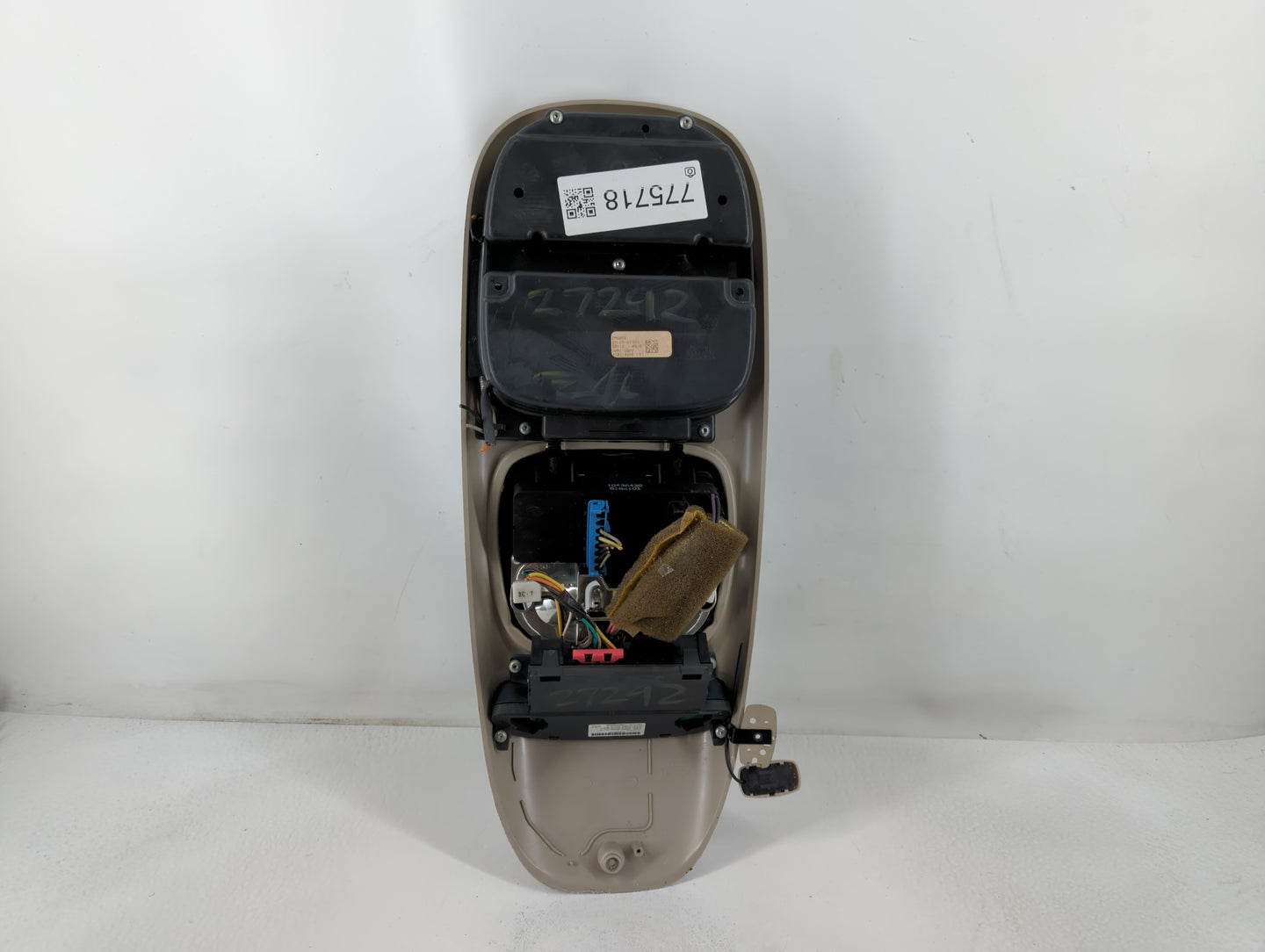 2004 Pontiac Montana Overhead Roof Console - Oemusedautoparts1.com