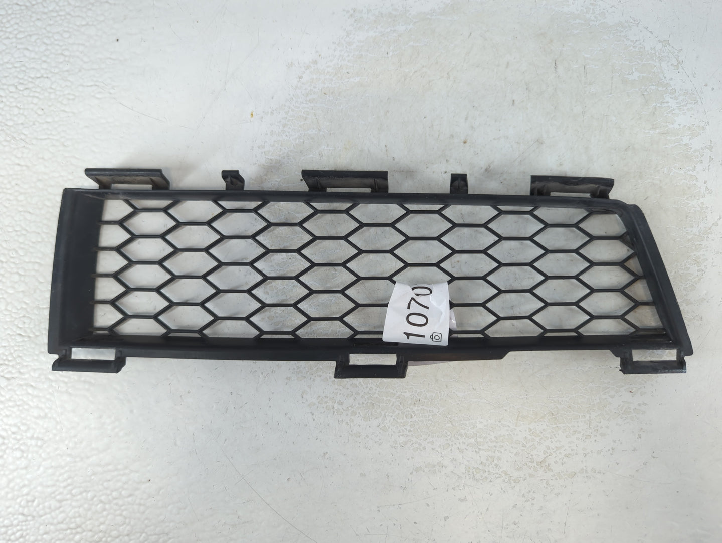 2003-2004 Pontiac Vibe Front Grille Bumper Not Included - Oemusedautoparts1.com