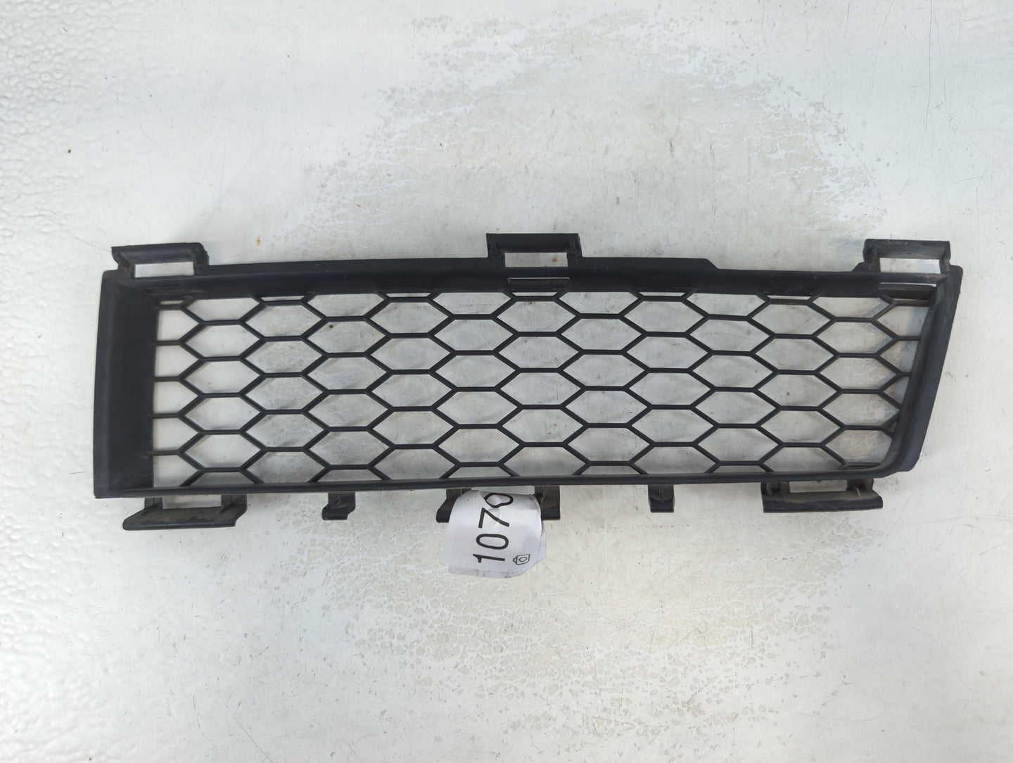 2003-2004 Pontiac Vibe Front Grille Bumper Not Included - Oemusedautoparts1.com