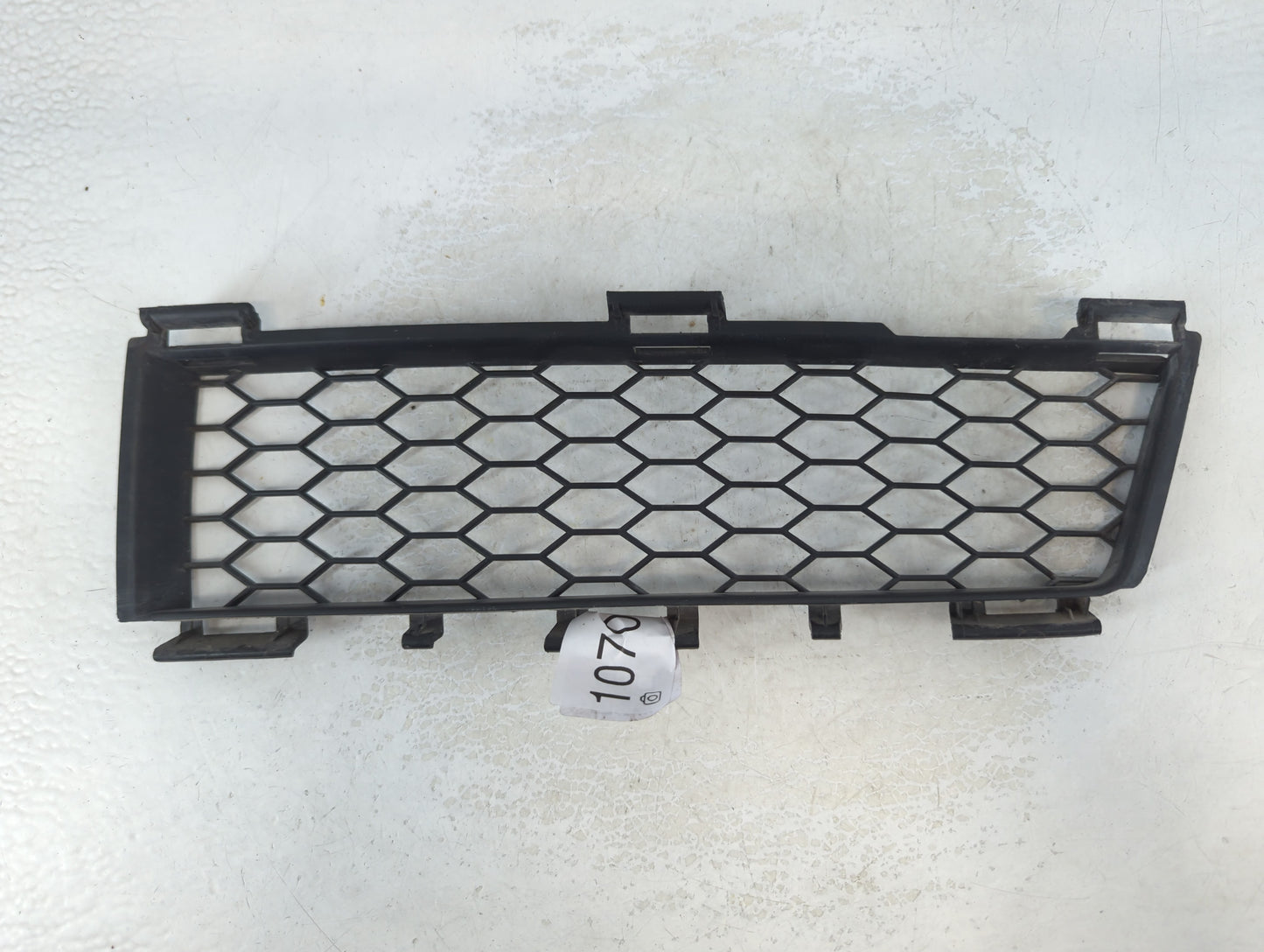 2003-2004 Pontiac Vibe Front Grille Bumper Not Included - Oemusedautoparts1.com