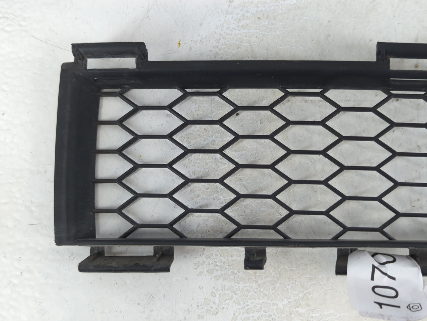 2003-2004 Pontiac Vibe Front Grille Bumper Not Included - Oemusedautoparts1.com