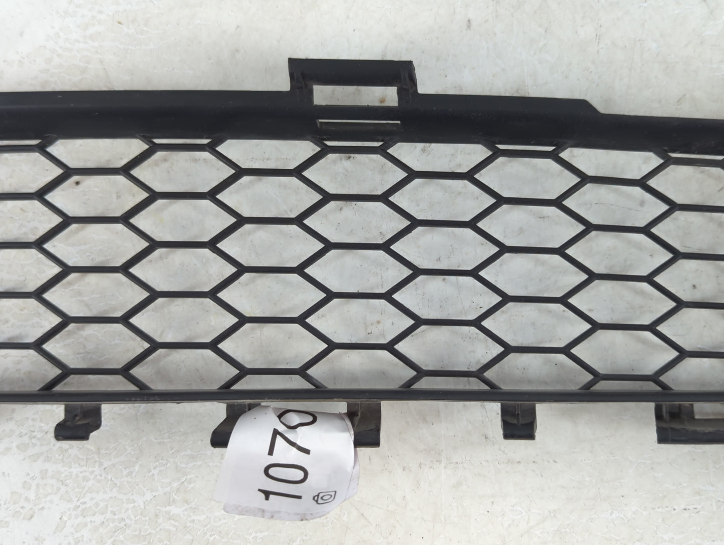 2003-2004 Pontiac Vibe Front Grille Bumper Not Included - Oemusedautoparts1.com