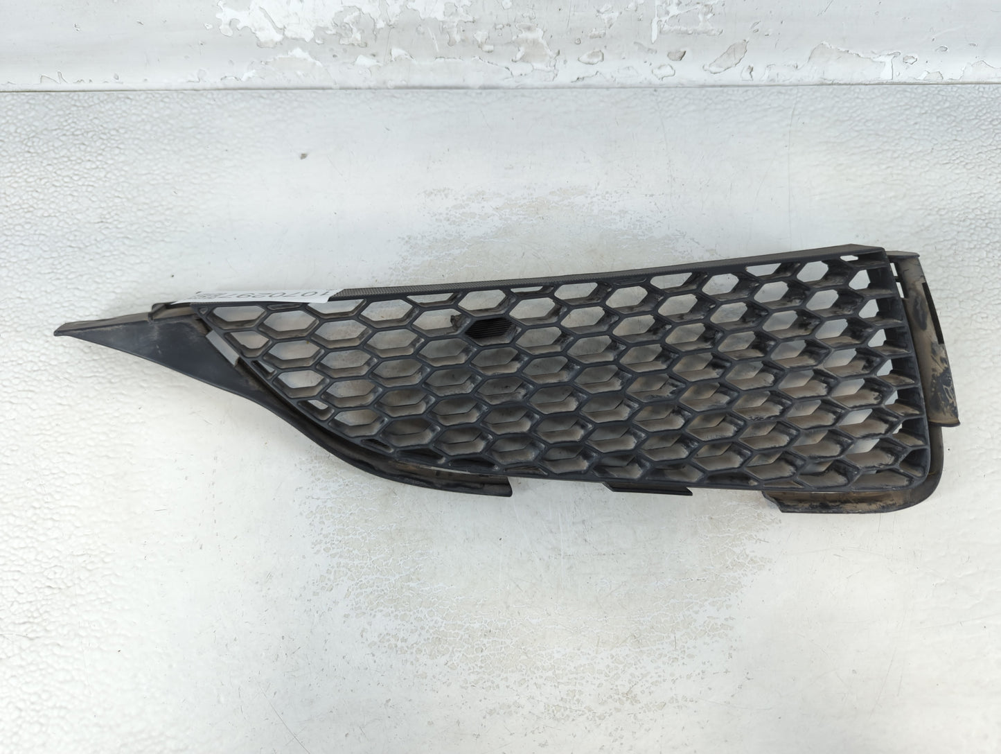 2003-2004 Pontiac Vibe Front Grille Bumper Not Included - Oemusedautoparts1.com