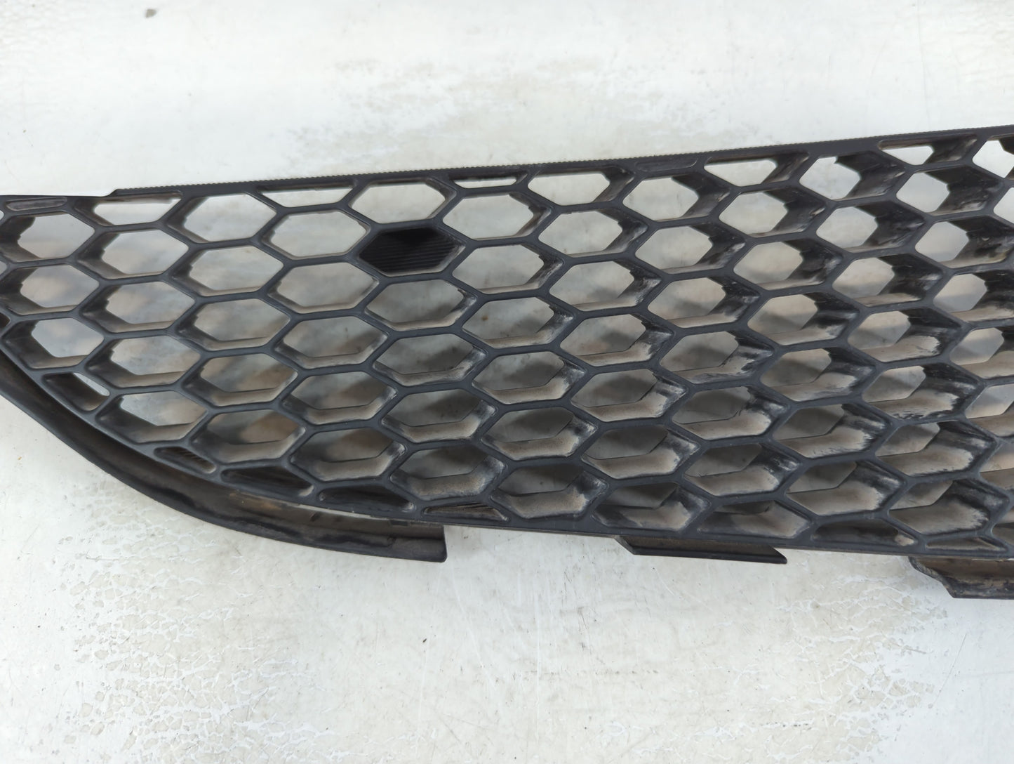 2003-2004 Pontiac Vibe Front Grille Bumper Not Included - Oemusedautoparts1.com