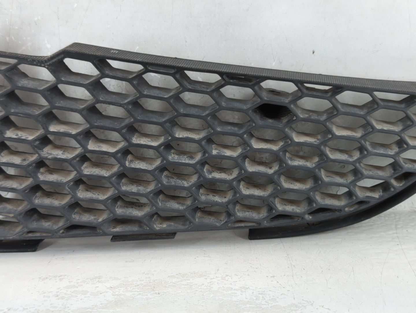 2003-2004 Pontiac Vibe Front Grille Bumper Not Included - Oemusedautoparts1.com