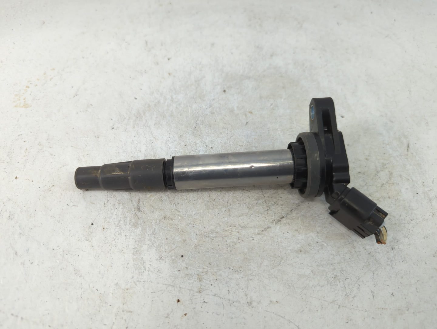 2003-2006 Pontiac Vibe Ignition Coil Igniter Pack - Oemusedautoparts1.com
