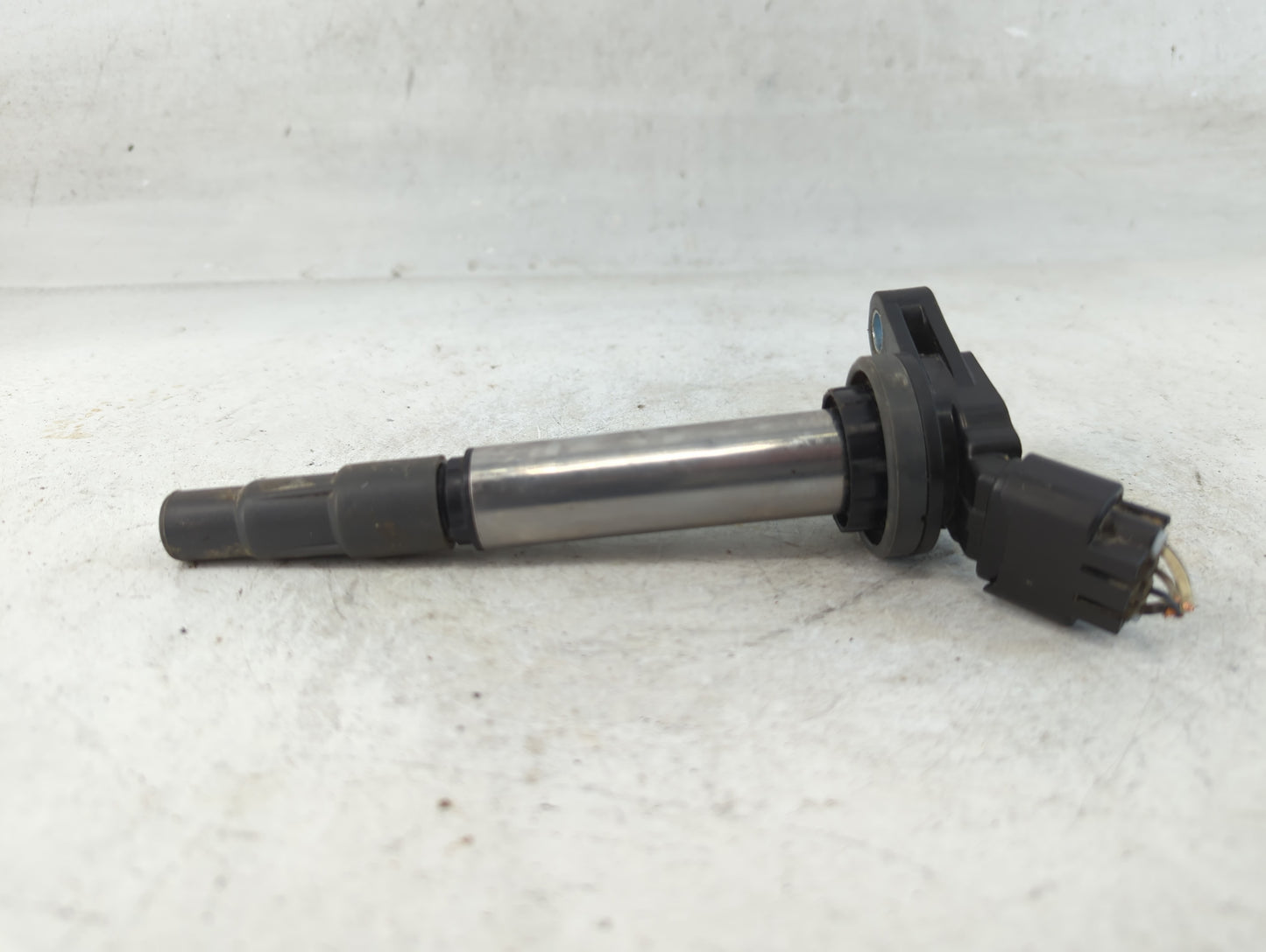 2003-2006 Pontiac Vibe Ignition Coil Igniter Pack - Oemusedautoparts1.com