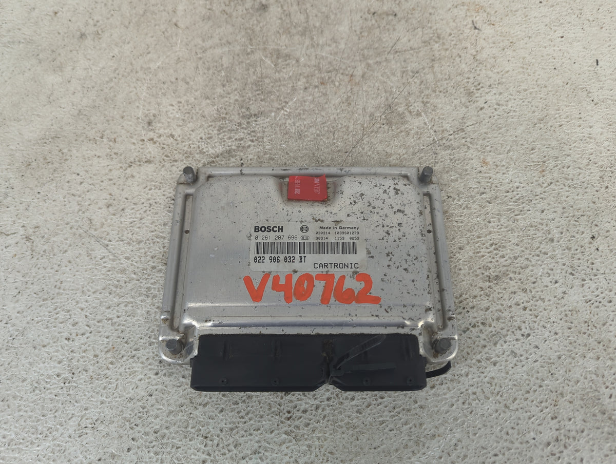 2003-2006 Porsche Cayenne PCM Engine Control Computer ECU ECM PCU OEM P/N:0261207696 022906032BT Fits Fits 2003 2004 2005 20