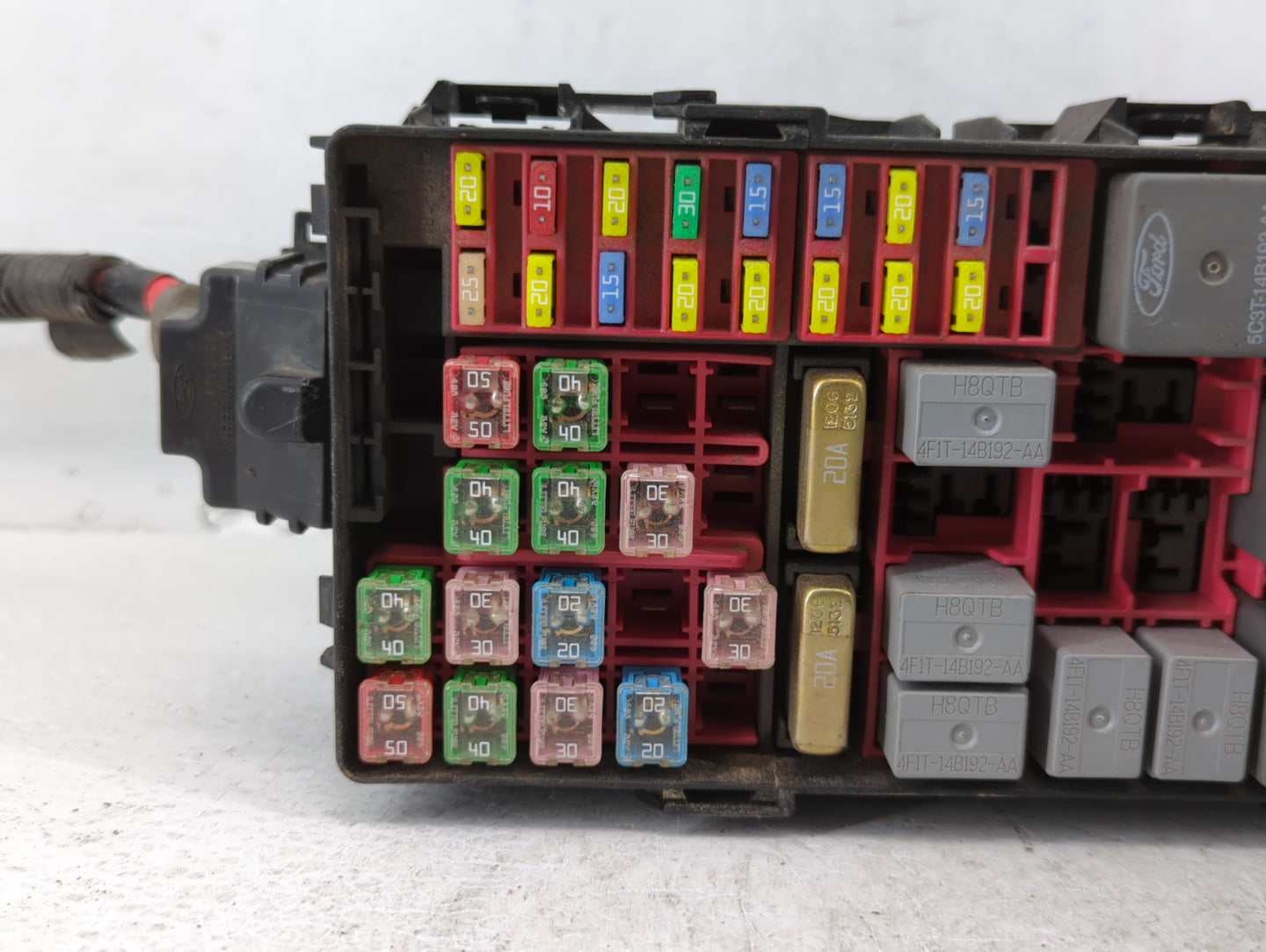 2003-2010 Porsche Cayenne Fusebox Fuse Box Panel Relay Module P/N:4L3T-14A008 A Fits Fits 2003 2004 2005 2006 2008 2009 2010