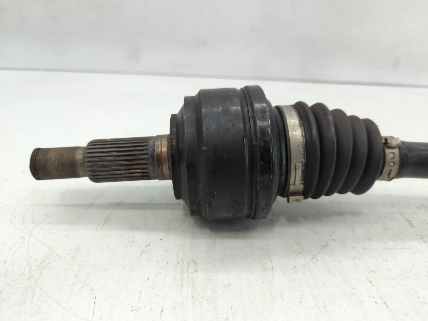 2003-2006 Porsche Cayenne Axle Shaft Front Driver Cv C/v - Oemusedautoparts1.com