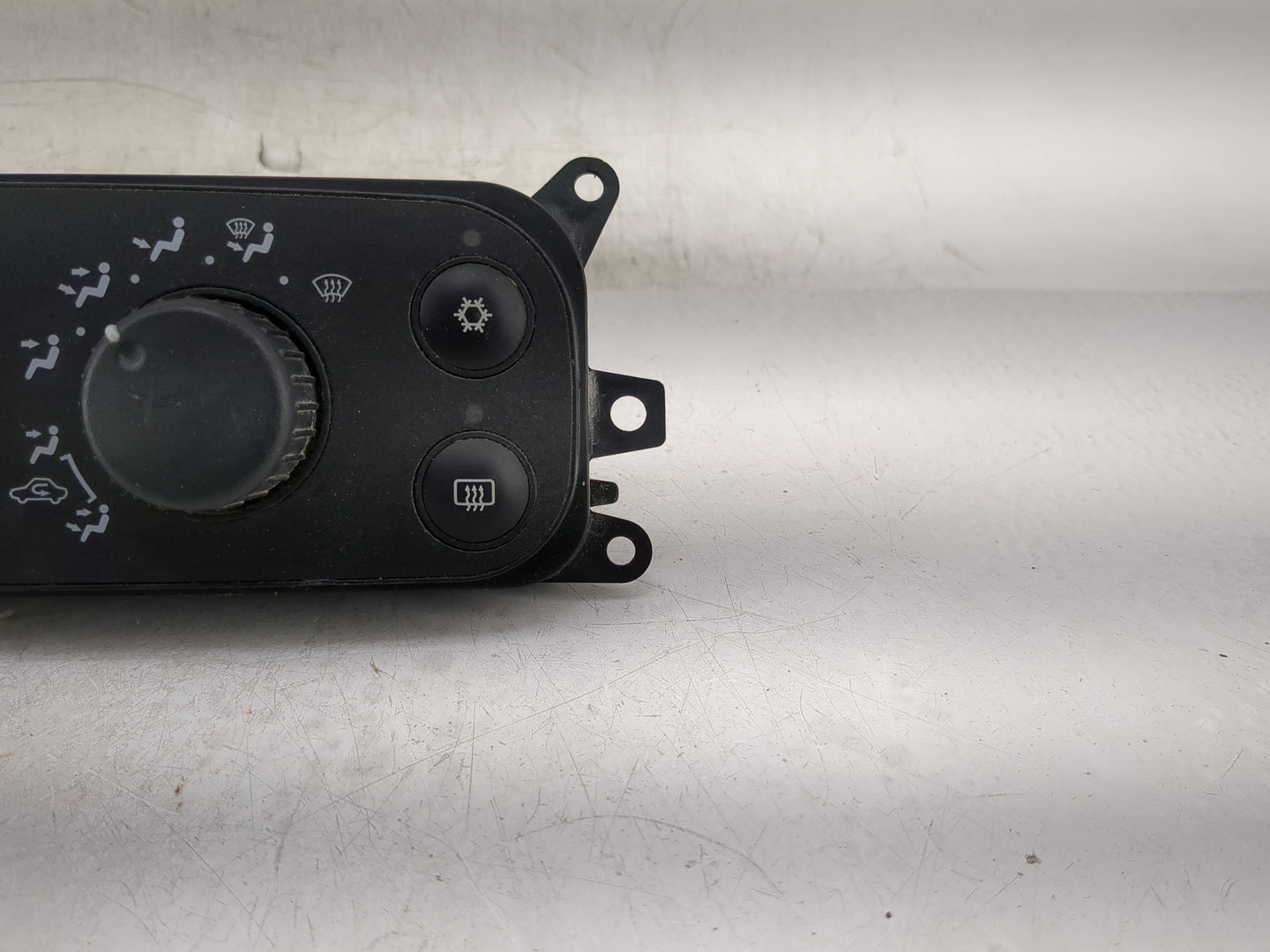 2004 Ram 1500 Climate Control Module Temperature AC/Heater Replacement P/N:55056321AD Fits Fits 2003 2005 OEM Used Auto Part