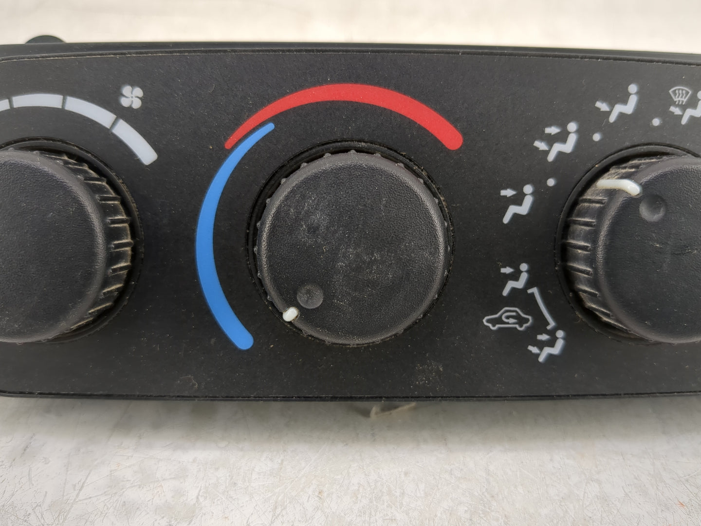 2004 Ram 1500 Climate Control Module Temperature AC/Heater Replacement P/N:55056321AD Fits Fits 2003 2005 OEM Used Auto Part