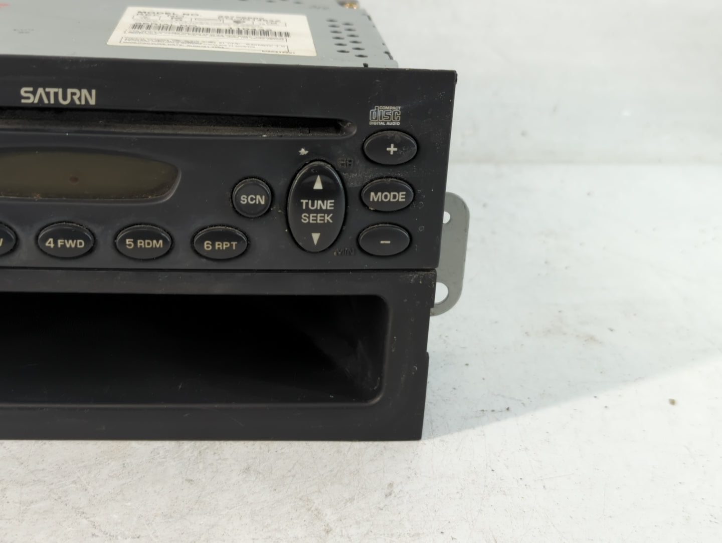 2004 Saturn Ion Radio AM FM Cd Player Receiver Replacement P/N:22722992 Fits OEM Used Auto Parts - Oemusedautoparts1.com