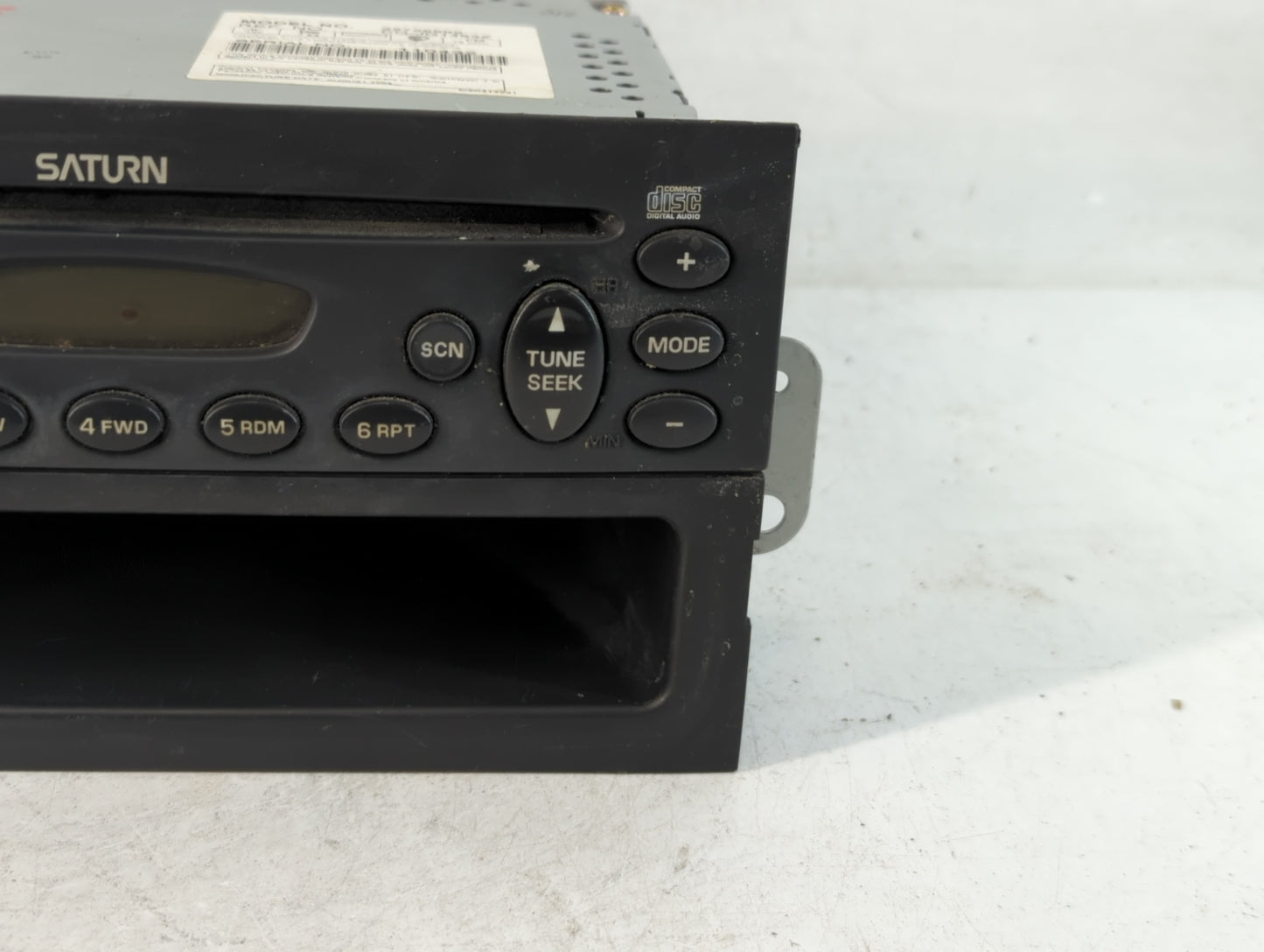 2004 Saturn Ion Radio AM FM Cd Player Receiver Replacement P/N:22722992 Fits OEM Used Auto Parts - Oemusedautoparts1.com
