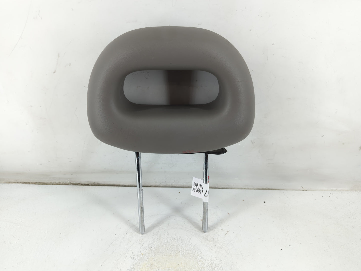 2003-2004 Saturn Ion Headrest Head Rest Front Driver Passenger Seat Fits Fits 2003 2004 OEM Used Auto Parts - Oemusedautopar