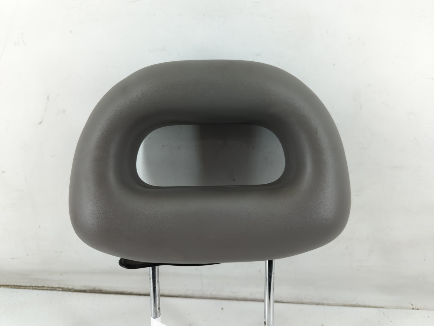 2003-2004 Saturn Ion Headrest Head Rest Front Driver Passenger Seat Fits Fits 2003 2004 OEM Used Auto Parts - Oemusedautopar