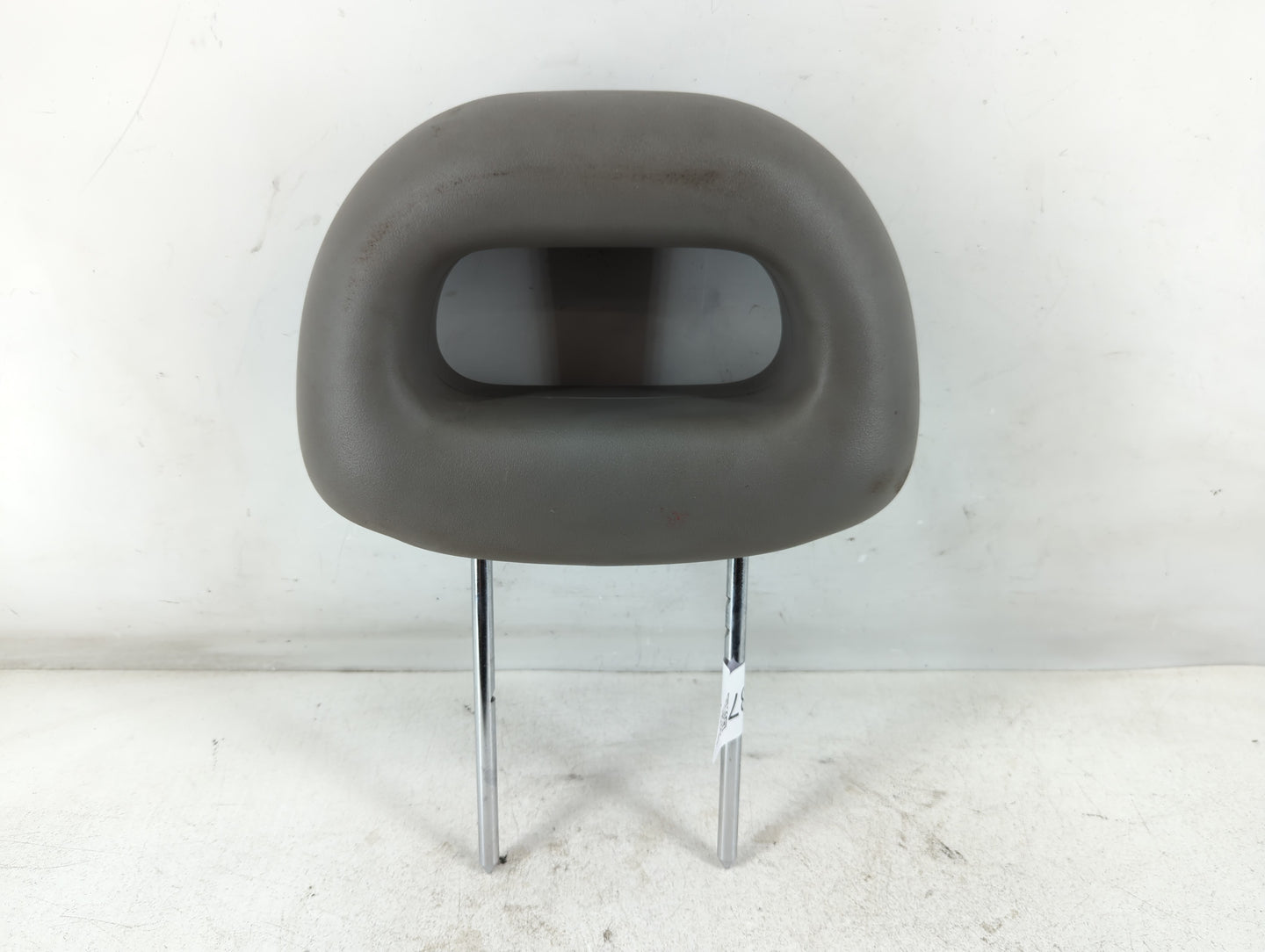 2004-2007 Saturn Ion Headrest Head Rest Front Driver Passenger Seat Fits Fits 2004 2005 2006 2007 OEM Used Auto Parts - Oemu