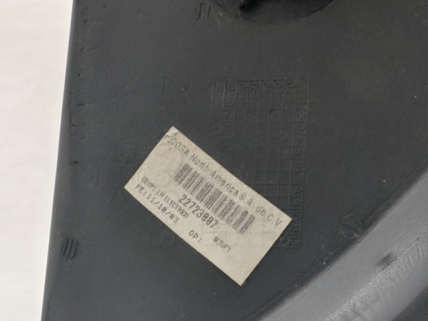 2004 Saturn Ion Side Mirror Replacement Driver Left View Door Mirror P/N:22723887 Fits OEM Used Auto Parts - Oemusedautopart