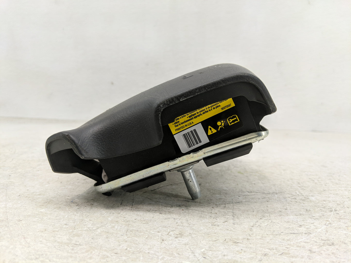 2004 Saturn Ion Air Bag Driver Left Steering Wheel Mounted Fits OEM Used Auto Parts - Oemusedautoparts1.com