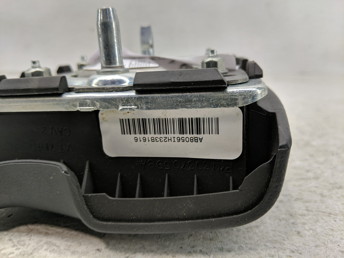 2004 Saturn Ion Air Bag Driver Left Steering Wheel Mounted Fits OEM Used Auto Parts - Oemusedautoparts1.com