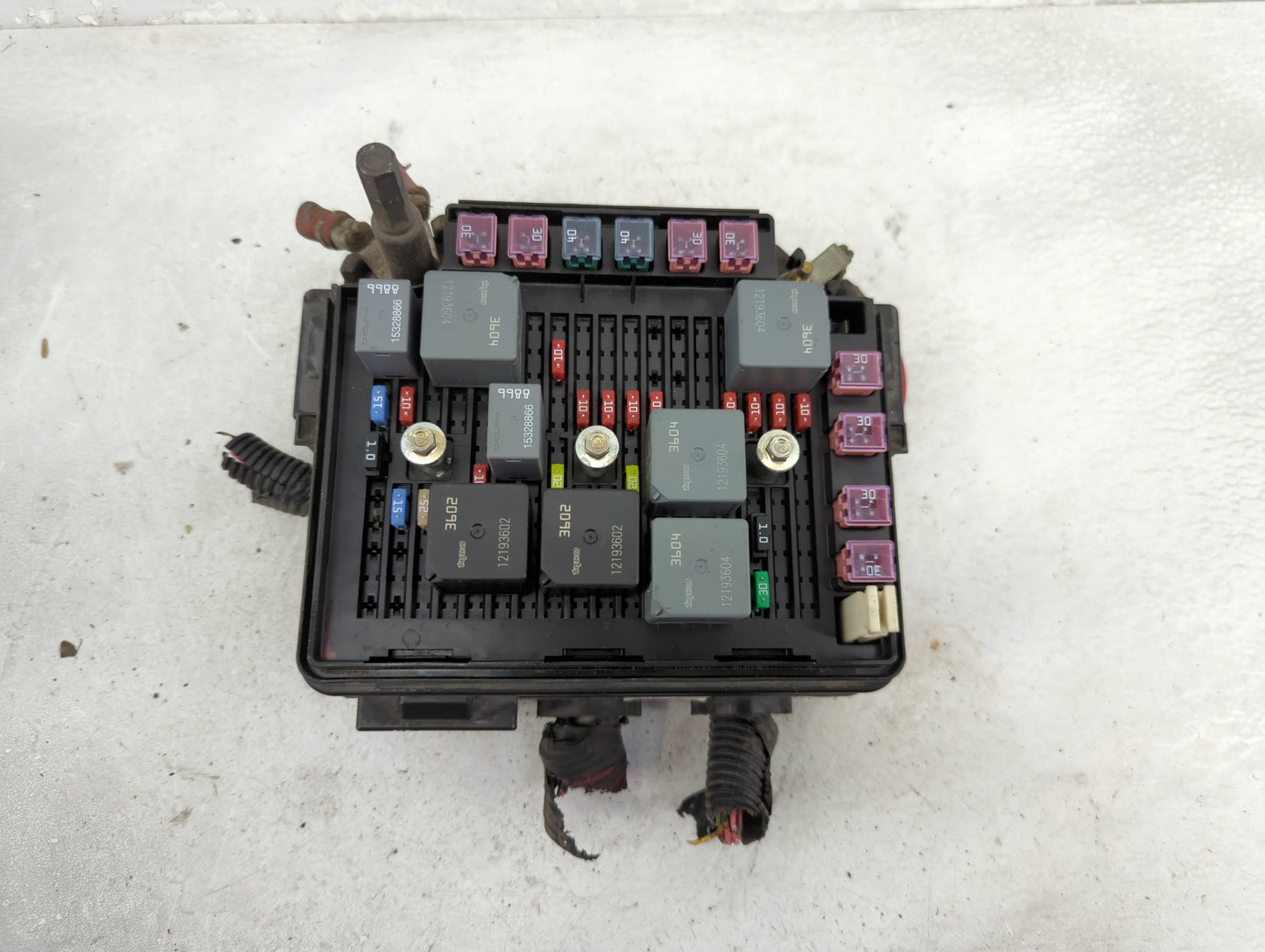 2003-2004 Saturn Ion Fusebox Fuse Box Panel Relay Module P/N:15394119 22677891-07 Fits Fits 2003 2004 OEM Used Auto Parts - 