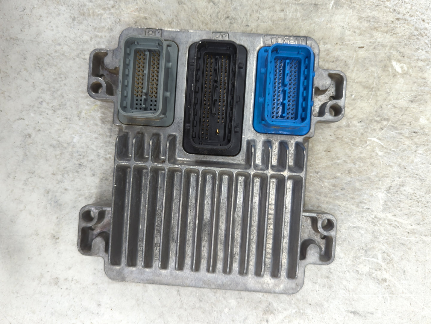 2004-2005 Saturn Ion PCM Engine Control Computer ECU ECM PCU OEM P/N:12597755 12589320 Fits Fits 2004 2005 OEM Used Auto Par