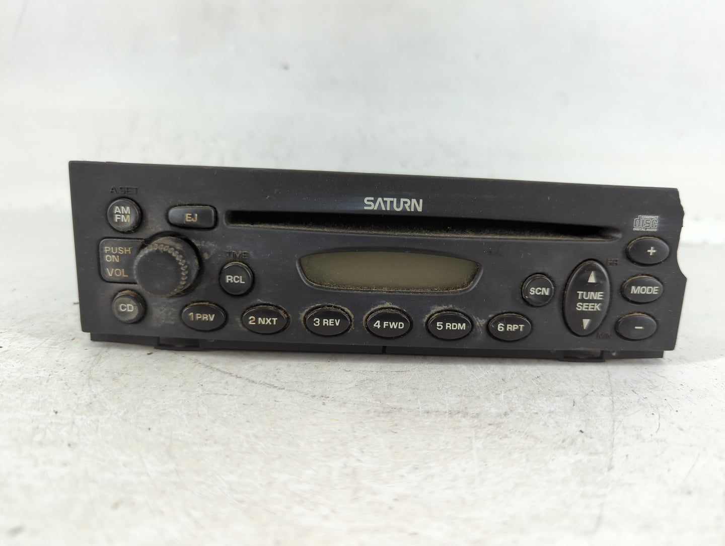 2004 Saturn Ion Radio AM FM Cd Player Receiver Replacement P/N:471167 CQ-JG1463Z, 22722992 Fits OEM Used Auto Parts - Oemuse