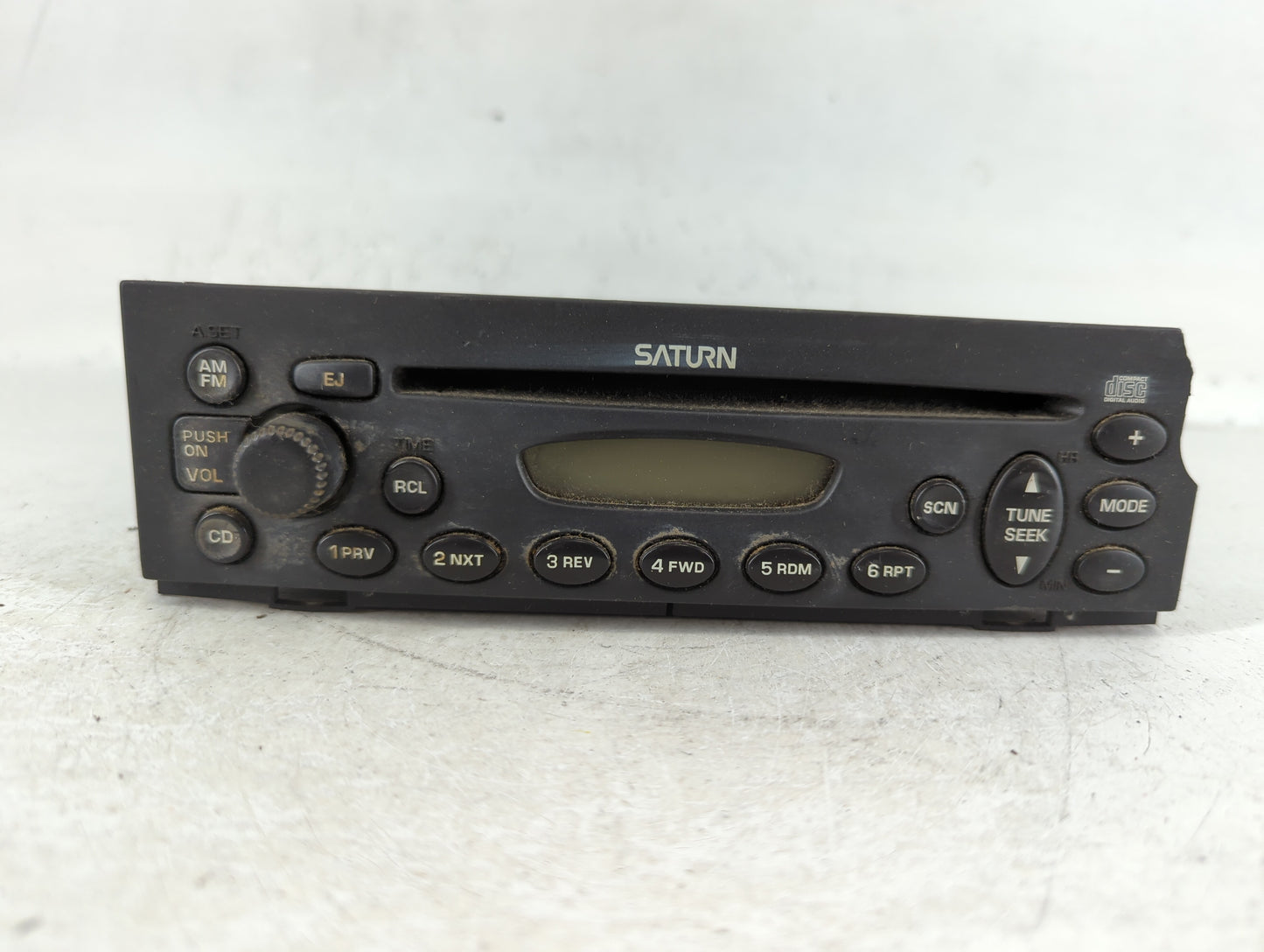 2004 Saturn Ion Radio AM FM Cd Player Receiver Replacement P/N:471167 CQ-JG1463Z, 22722992 Fits OEM Used Auto Parts - Oemuse