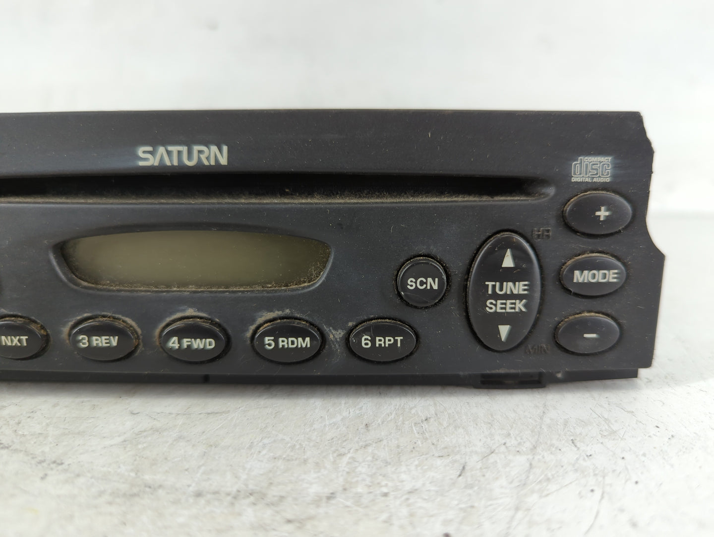 2004 Saturn Ion Radio AM FM Cd Player Receiver Replacement P/N:471167 CQ-JG1463Z, 22722992 Fits OEM Used Auto Parts - Oemuse