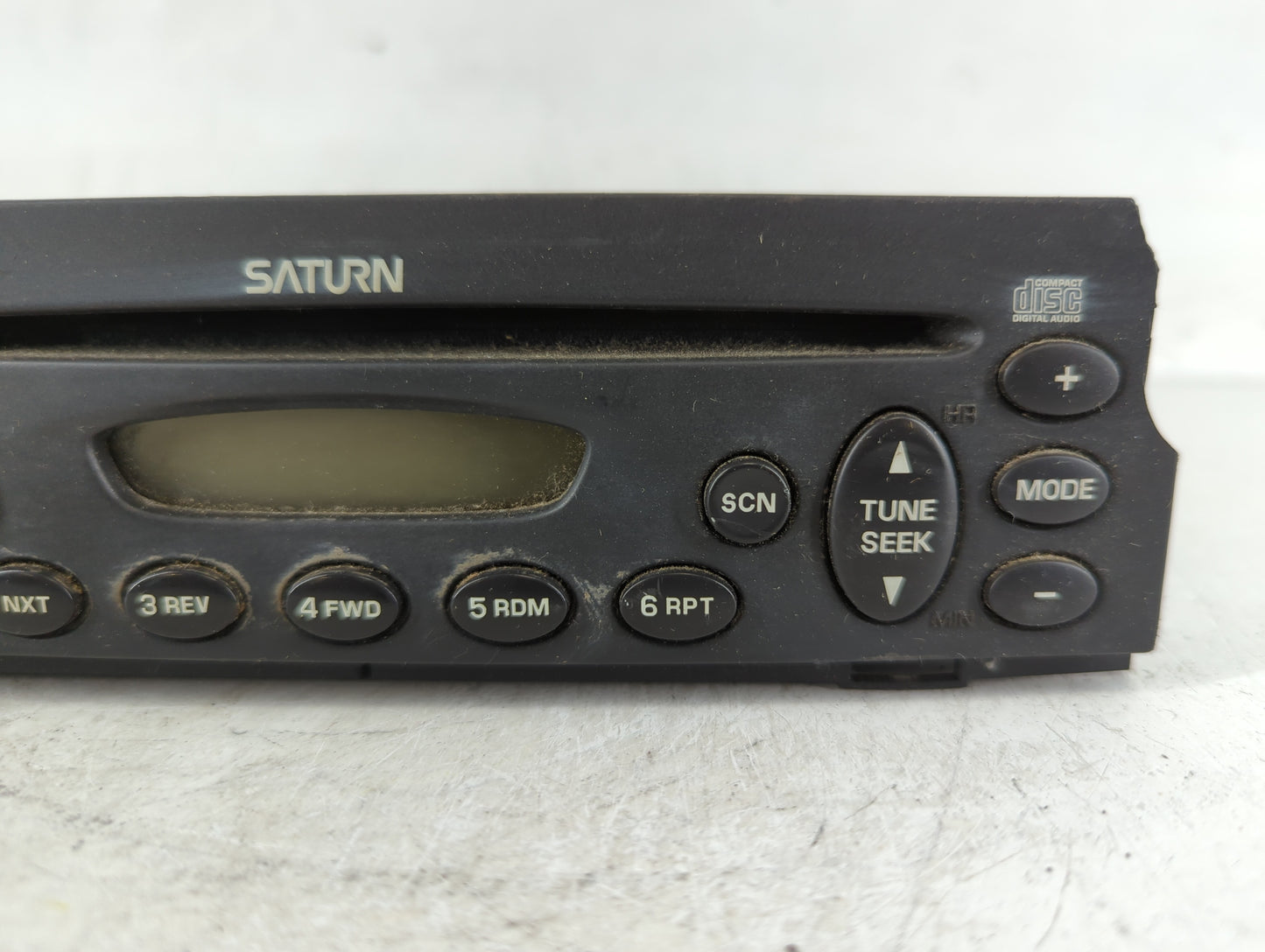 2004 Saturn Ion Radio AM FM Cd Player Receiver Replacement P/N:471167 CQ-JG1463Z, 22722992 Fits OEM Used Auto Parts - Oemuse