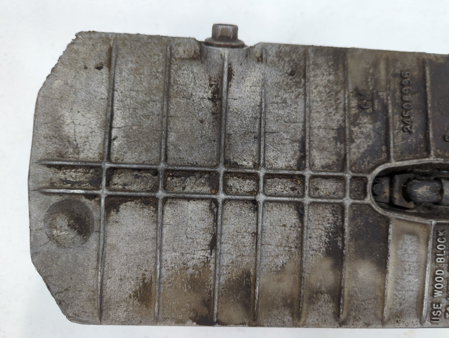 2003-2004 Saturn Ion Engine Oil Pan P/N:24508996 Fits Fits 2002 2003 2004 2005 OEM Used Auto Parts - Oemusedautoparts1.com