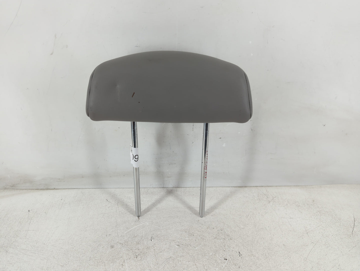 2002-2007 Saturn Vue Headrest Head Rest Rear Seat Fits Fits 2002 2003 2004 2005 2006 2007 OEM Used Auto Parts - Oemusedautop